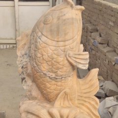 噴泉魚，公園石雕魚